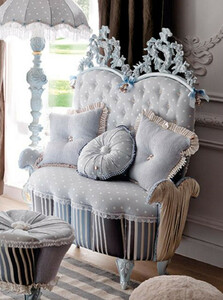 Casa Padrino Luxus Barock Kindersofa Grau / Mehrfarbig / Hellblau - Prunkvolles Barock Kinderzimmer Sofa - Barock Kinderzimmer Mbel - Erstklassische Qualitt - Made in Italy