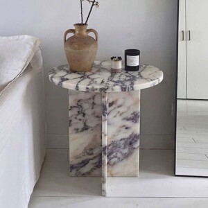 Casa Padrino Luxus Carrara Marmor Beistelltisch Wei� / Lila  45 x H. 50 cm - Luxus Marmor M�bel
