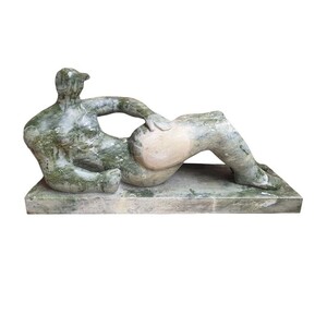 Casa Padrino Luxus Marmor Skulptur Liegende Figur Gr�n / Beige - Handgefertigte Marmorfigur - Moderne Deko Skulptur