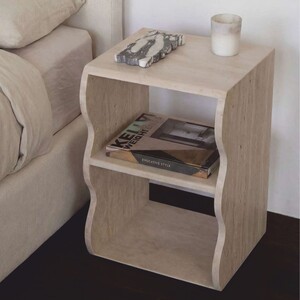 Casa Padrino Luxus Travertin Nachttisch Hellbeige H. 60 cm - Luxus Schlafzimmer M�bel