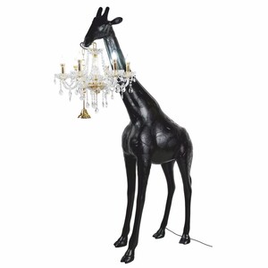 Casa Padrino XXL Stehleuchte Giraffe mit Barock Kronleuchter Matt Schwarz / Gold H. 265 cm