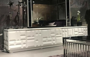 Casa Padrino Luxus TV Schrank Wei / Silber 270 x 45 x H. 45 cm - Edles Massivholz Sideboard mit 6 Tren - Luxus Mbel - Luxus Qualitt