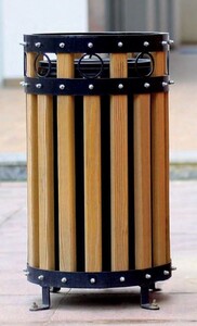 Casa Padrino Park Abfallbeh�lter Schwarz / Naturfarben H. 63 cm - Runder Stadt Abfalleimer