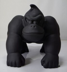 Casa Padrino XXL Deko Skulptur Gorilla Affe Matt Schwarz H. 104 cm - XXL Deko Figur
