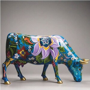 Casa Padrino XXL Deko Skulptur Kuh Blau / Bunt 220 cm - XXL Garten Figur - Lebensgro�e Tierfigur - Garten & Terrassen Deko