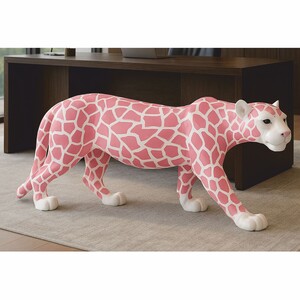 Casa Padrino Deko Skulptur Panther Wei� / Rosa 160 x H. 72 cm - Deko Figur