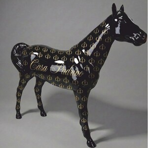 Casa Padrino XXL Deko Skulptur Pferd Schwarz / Gold 245 cm - Lebensgro�e Garten Figur CPB