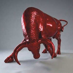 Casa Padrino XXL Deko Skulptur Stier Kirschrot 205 cm - Garten Deko Figur - Gro�e Deko Figur - Lebengro�e Garten Skulptur