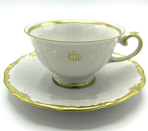Casa Padrino Luxus Barock Porzellan Kaffeetasse mit Untertasse Wei / Gold - Edles Reichenbach Porzellan - Made in Germany