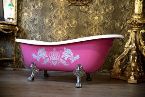 Pomps by Casa Padrino Luxus Badewanne freistehend von Harald Glckler Pink / Silber / Wei 1695mm mit silberfarbenen Lwenfssen -AUSSTELLUNGSTCK-