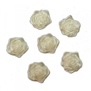 70 St�ck Streudeko Rose Kunststoff perlmutt creme 2cm Tischdeko Hochzeit