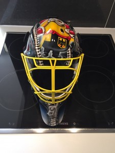 Rey Pro Goaliemaske mit eigenenem Airbrushdesign