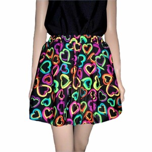 Rock mit bunten Neon-Herzen bedruckt fr Damen