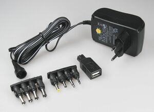 Switchmode Steckernetzteil CT18 USB 1500mA, 3/5/6/7,5/9/12V, LED, 188g