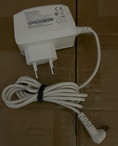 4289 LED Netzteil Wei 230V auf 12V DC 1,5A Kabel 1,40m 2,1mm Stecker 