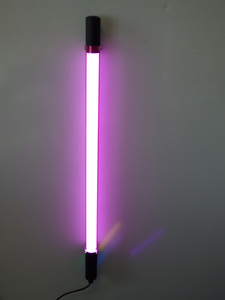 8911 LED Slim Leuchtstab 123cm 30mm Kunststoff-Rhre Pink