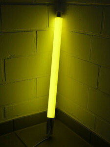 9721 LED Leuchtrhre matt 12 Volt gelb 1,23m lang  38 mm Leuchtstab