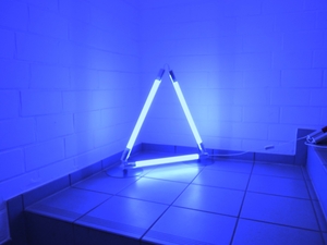 9232 LED Stab Leuchte DEL 3 x 9 Watt Leuchtst�be a 65 cm blau 