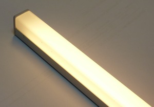 5457 LED ALU Leuchte Aufbau wei� 1,5m dimmb. +Netzteil 12V Neutralwei�