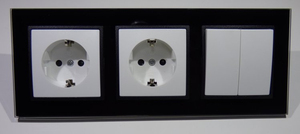 8701 Abelka Nuovo schwarz  2 x Schuko 1 x Serien Schalter