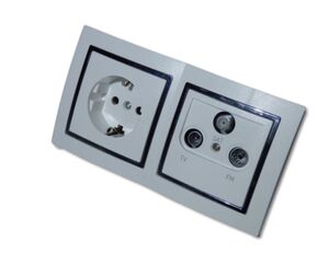 9495 Levina S 2-er 1xSchuko 1x Antennen Dose silberner Rand