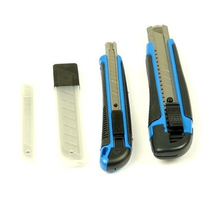 Abbrechmesser Cuttermesser mit Metallfhrung 2 Stck mit Ersatzklingen