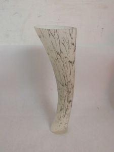 Design Vase Dekovase Standvase Designvase weiss mit schwarze geschwungen 44cm 