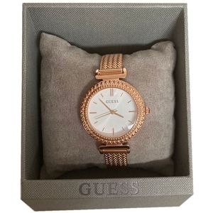 Guess Damen Armbanduhr Modell Monroe W1143L1 fein und elegant in rosa ros� 