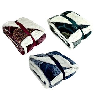 Kuscheldecke XL 150x200cm Flanell und Sherpa  mit Ornamenten in 3 Farben 