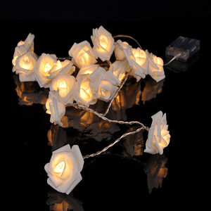 LED Lichterkette Rosen Weiß mit 10 Blüten | Dekoration direkt bestellen