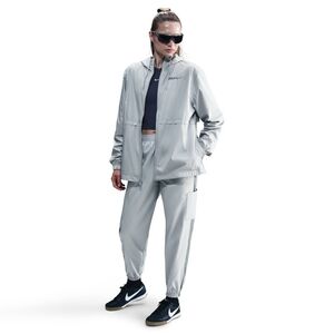 Nike Fcb Wnsw Essntlrpl Wvnjkt Hdwp - lt smoke grey/smoke grey