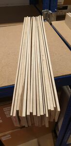 29 St�ck Wei�buche Massivholz Stab ca. 53x5x0.3-0.5cm Holzabschnitte Brennholz Hainbuche Bastelholz H�lzer 