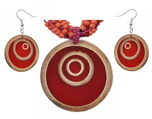 Set aus Hals-Kette und Ohrringen mit Bambus