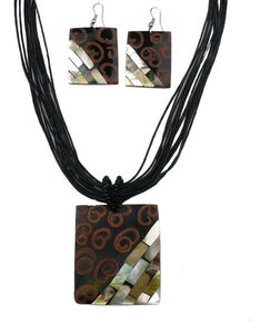 Set aus Hals-Kette und Ohrringen 