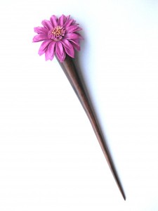 Haarnadel aus Holz mit sternfmiger Blume, Haarschmuck