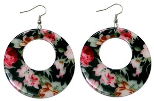 Runde Ohrringe mit Blumen-Motiv