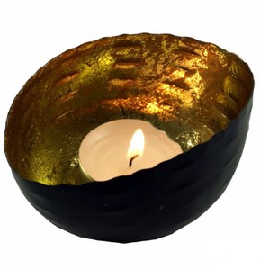 Windlicht aus Metall, verschiedene Farben