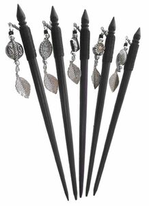 1 x Haarnadel aus Holz mit Ornamenten aus Metall