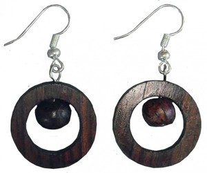 Ohrringe aus Holz