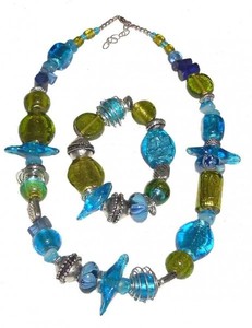 Halskette aus echten Glasperlen blau und gr�n, Halsband