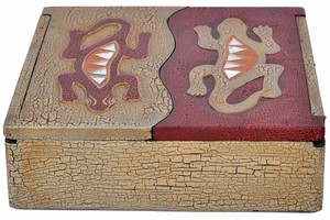 Schatulle aus leichten Albesia-Holz, handbemalt, Gecko oder Sonne & Mond