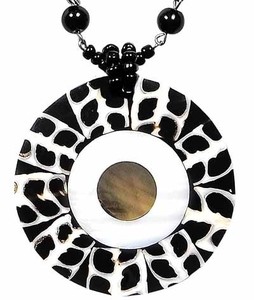 Hals-Kette mit Muschel-Anh�nger Halsschmuck