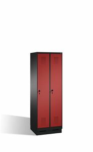 Spind | Umkleidespind auf Sockel, 2 Abteile, Abteilbreite 300 mm