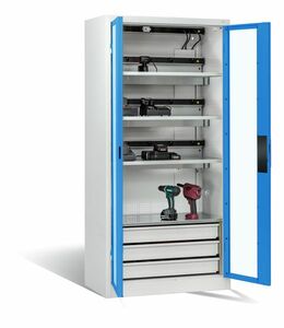 C+P Akku-Ladeschrank Comfort fr 15 E-Werkzeuge H/B/T 1950x930x500 mm Lichtgrau/Lichtblau