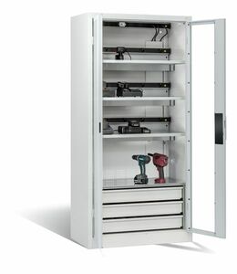 C+P Akku-Ladeschrank Comfort fr 15 E-Werkzeuge H/B/T 1950x930x500 mm Lichtgrau