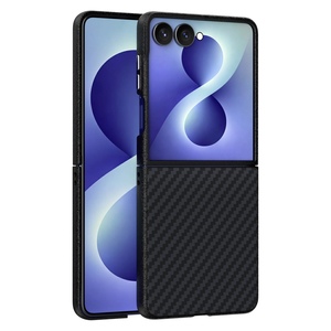 Carbon Optik Kameraschutz PC TPU f�r Samsung Galaxy Z Flip8 5G Schwarz