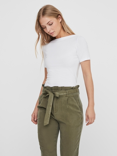 Basic Stretch T-Shirt mit U-Boot-Ausschnitt VMPANDA 