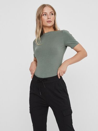 Basic Stretch T-Shirt mit U-Boot-Ausschnitt VMPANDA 