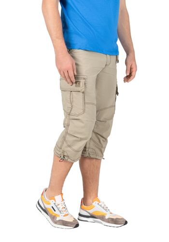 Cargo-Shorts mit G�rtel und Mehrfachtaschen  