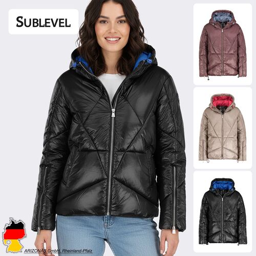 Steppjacke mit Kapuze und Rei�verschluss f�r k�hles Wetter
